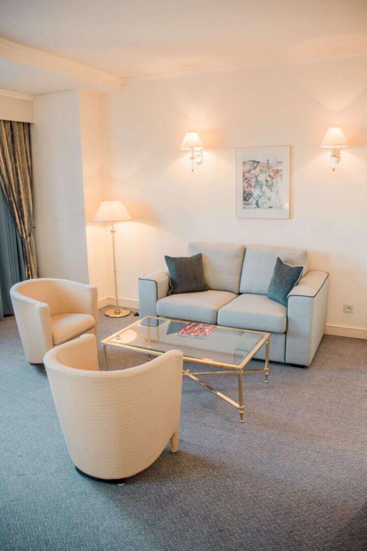 Sitting area at Le Châtelain Brussels Hotel