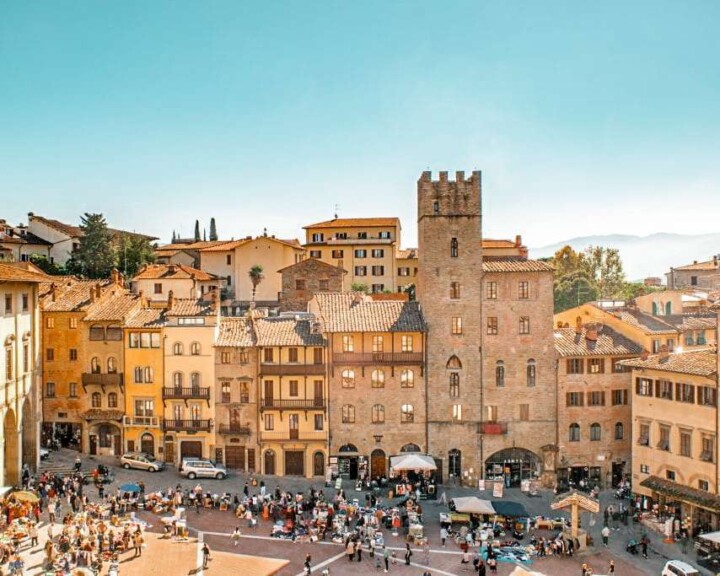 While Tuscany’s capital has plenty to offer, it’s also the perfect jumping off point for fun Florence day trips. So whether you’re traveling from Florence to Siena, exploring historic cities like Arezzo and Cortona, or looking to escape city life with a countryside day trip to Tuscany, you can’t miss these amazing day trips from Florence. Discover 20 famous Italian cities and hidden gems, all within two hours of Florence! #daytripfromflorence #florenceitalydaytrips #tuscanydaytripfromflorence
