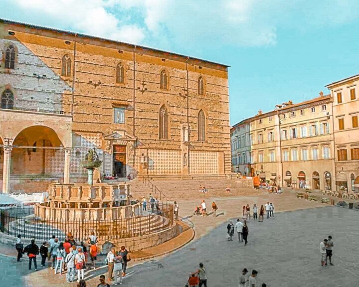 While Tuscany’s capital has plenty to offer, it’s also the perfect jumping off point for fun Florence day trips. So whether you’re traveling from Florence to Siena, exploring historic cities like Arezzo and Cortona, or looking to escape city life with a countryside day trip to Tuscany, you can’t miss these amazing day trips from Florence. Discover 20 famous Italian cities and hidden gems, all within two hours of Florence! #daytripfromflorence #florenceitalydaytrips #tuscanydaytripfromflorence