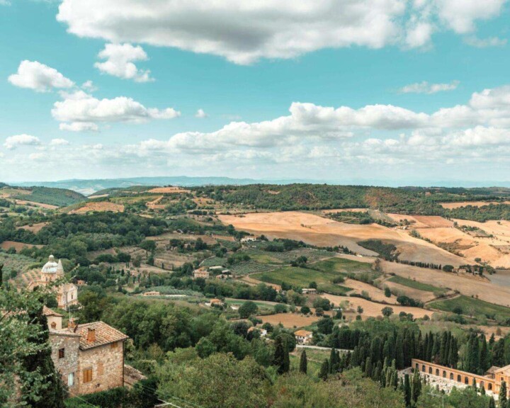While Tuscany’s capital has plenty to offer, it’s also the perfect jumping off point for fun Florence day trips. So whether you’re traveling from Florence to Siena, exploring historic cities like Arezzo and Cortona, or looking to escape city life with a countryside day trip to Tuscany, you can’t miss these amazing day trips from Florence. Discover 20 famous Italian cities and hidden gems, all within two hours of Florence! #daytripfromflorence #florenceitalydaytrips #tuscanydaytripfromflorence