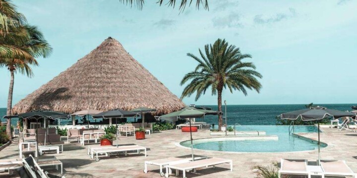 Are you looking for the best Curacao resorts? Whether you&rsquo;re searching for Curacao all-inclusive resorts, family-friendly amenities, diving resorts, or a secluded spot for a couple&rsquo;s retreat, the best hotels in Curacao are just a click away. Come discover where to stay in Curacao for an unforgettable Caribbean escape! #avilabeachhotelcuracao #curacaosunscaperesort #curacaovilla