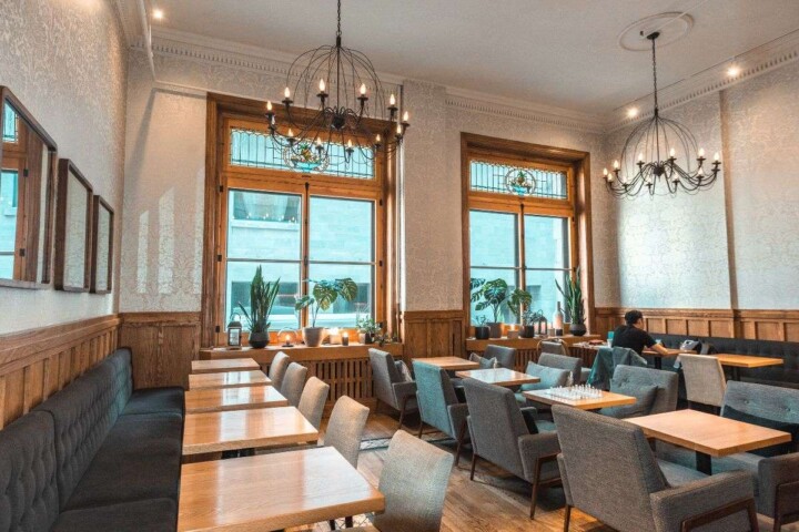 Are you trying to decide where to stay in Quebec City? This guide to the best Quebec City boutique hotels has you covered. Whether you&rsquo;re looking for a historic stay along the old port in the lower town or you&rsquo;re dreaming of a spectacular view of the St. Lawrence River in Quebec City&rsquo;s upper town, you&rsquo;ll find it all here. Come discover your home-away-from-home with these beautiful, centrally-located Quebec City hotels! #besthotelsinquebeccity #oldquebeccityhotels
