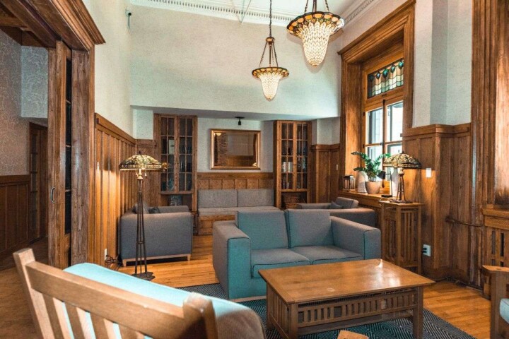 Are you trying to decide where to stay in Quebec City? This guide to the best Quebec City boutique hotels has you covered. Whether you&rsquo;re looking for a historic stay along the old port in the lower town or you&rsquo;re dreaming of a spectacular view of the St. Lawrence River in Quebec City&rsquo;s upper town, you&rsquo;ll find it all here. Come discover your home-away-from-home with these beautiful, centrally-located Quebec City hotels! #besthotelsinquebeccity #oldquebeccityhotels