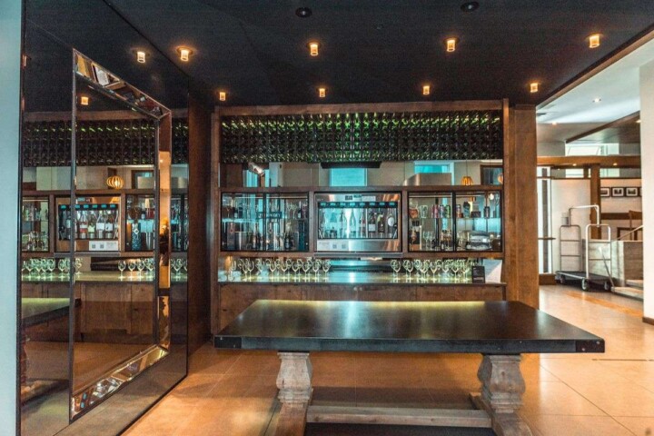 Are you trying to decide where to stay in Quebec City? This guide to the best Quebec City boutique hotels has you covered. Whether you&rsquo;re looking for a historic stay along the old port in the lower town or you&rsquo;re dreaming of a spectacular view of the St. Lawrence River in Quebec City&rsquo;s upper town, you&rsquo;ll find it all here. Come discover your home-away-from-home with these beautiful, centrally-located Quebec City hotels! #besthotelsinquebeccity #oldquebeccityhotels