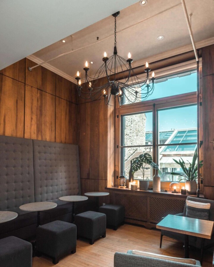 Are you trying to decide where to stay in Quebec City? This guide to the best Quebec City boutique hotels has you covered. Whether you&rsquo;re looking for a historic stay along the old port in the lower town or you&rsquo;re dreaming of a spectacular view of the St. Lawrence River in Quebec City&rsquo;s upper town, you&rsquo;ll find it all here. Come discover your home-away-from-home with these beautiful, centrally-located Quebec City hotels! #besthotelsinquebeccity #oldquebeccityhotels