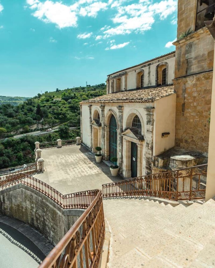 Are you looking for the best things to do in Ragusa? This Sicilian hilltop city offers plenty of history, charm, and delicious eats. Come discover the top activities in Ragusa, from scaling the highest heights to eating your way through the city. #ragusasicily #ragusaibla #ragusaiblasicily