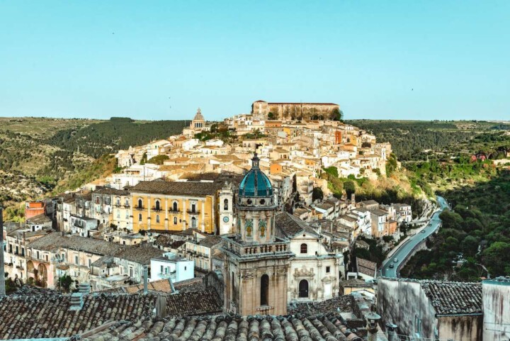 Are you looking for the best things to do in Ragusa? This Sicilian hilltop city offers plenty of history, charm, and delicious eats. Come discover the top activities in Ragusa, from scaling the highest heights to eating your way through the city. #ragusasicily #ragusaibla #ragusaiblasicily