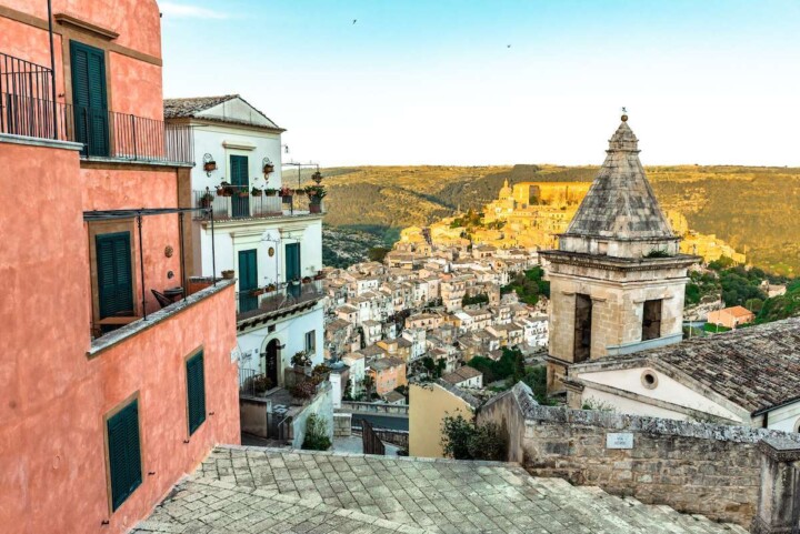 Are you looking for the best things to do in Ragusa? This Sicilian hilltop city offers plenty of history, charm, and delicious eats. Come discover the top activities in Ragusa, from scaling the highest heights to eating your way through the city. #ragusasicily #ragusaibla #ragusaiblasicily