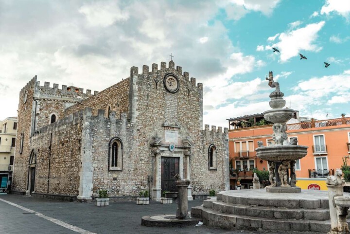 Wondering whether to add Taormina or Positano to your Italy itinerary? Whether you ultimately select a dream trip to Sicily or to the Amalfi Coast, there are many factors to consider. Come get the inside scoop on the Positano vs Taormina debate and find out which Italian bucket-list destination is right for you!