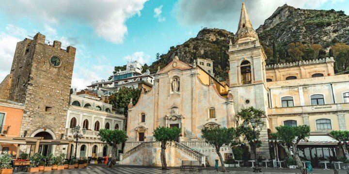 Wondering whether to add Taormina or Positano to your Italy itinerary? Whether you ultimately select a dream trip to Sicily or to the Amalfi Coast, there are many factors to consider. Come get the inside scoop on the Positano vs Taormina debate and find out which Italian bucket-list destination is right for you!