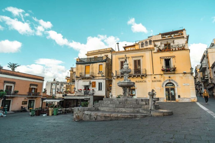 Wondering whether to add Taormina or Positano to your Italy itinerary? Whether you ultimately select a dream trip to Sicily or to the Amalfi Coast, there are many factors to consider. Come get the inside scoop on the Positano vs Taormina debate and find out which Italian bucket-list destination is right for you!