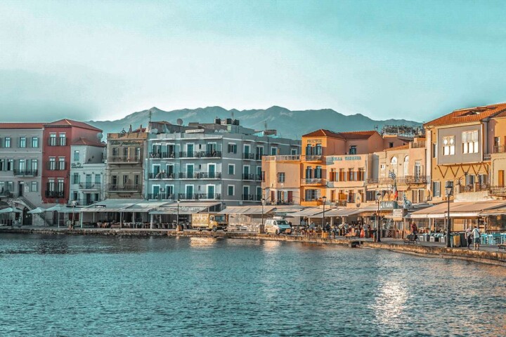 Dreaming of a romantic getaway before baby arrives? Here are the best European babymoon destinations to consider for a final twosome trip! #babymooningreece #babymooninitaly #babymoonideas