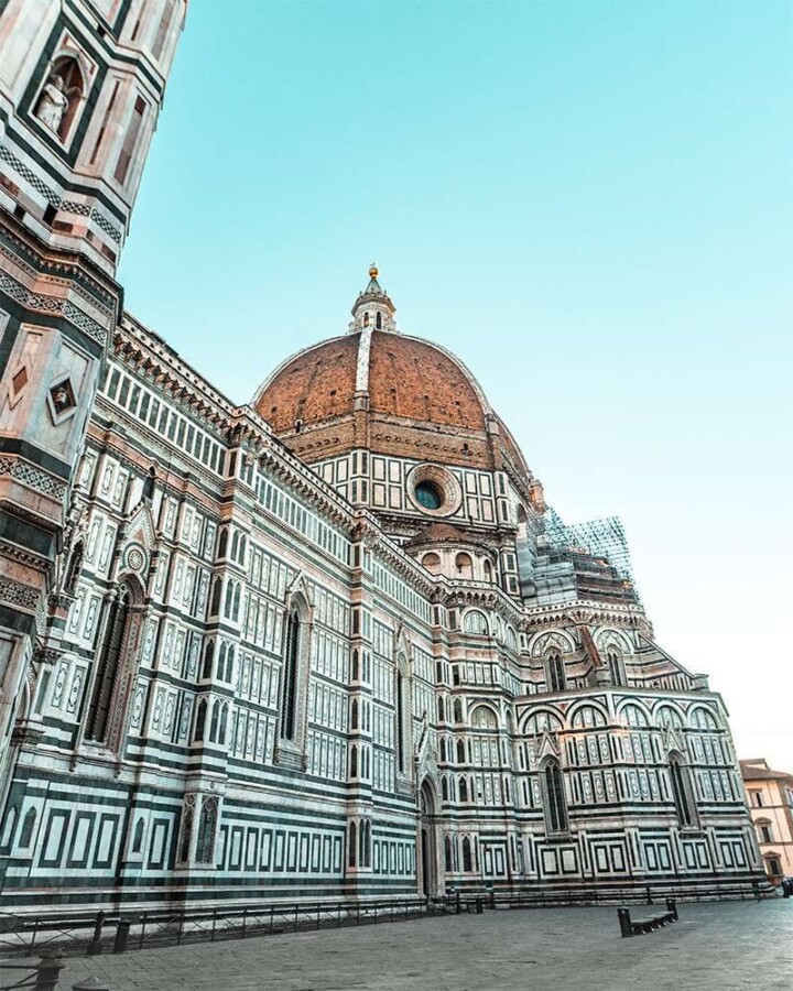 Dreaming of a romantic getaway before baby arrives? Here are the best European babymoon destinations to consider for a final twosome trip! #babymooningreece #babymooninitaly #babymoonideas
