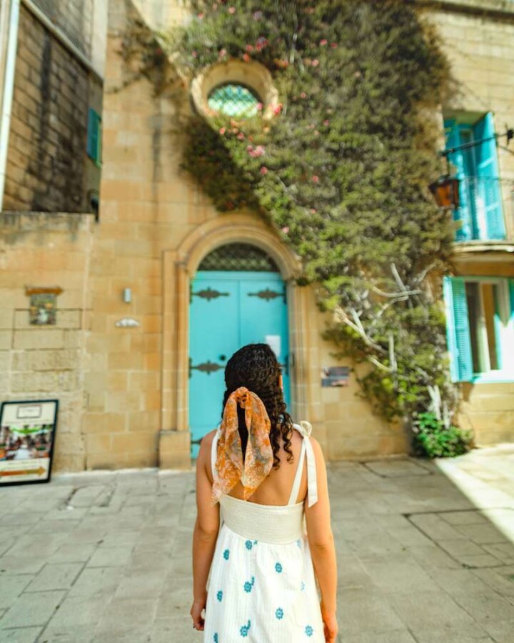 Dreaming of a romantic getaway before baby arrives? Here are the best European babymoon destinations to consider for a final twosome trip! #babymooningreece #babymooninitaly #babymoonideas