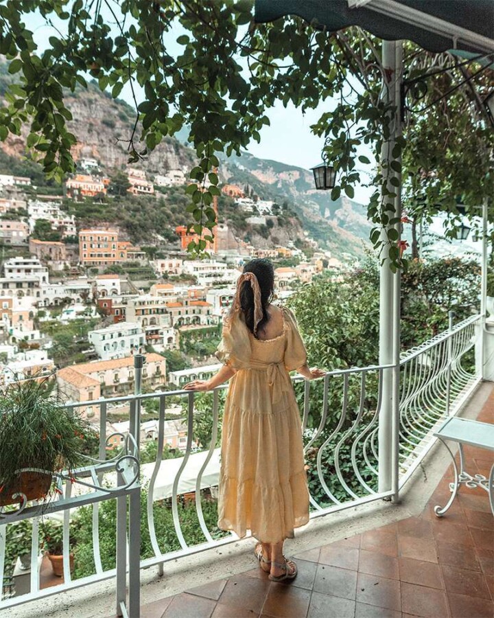 Dreaming of a romantic getaway before baby arrives? Here are the best European babymoon destinations to consider for a final twosome trip! #babymooningreece #babymooninitaly #babymoonideas