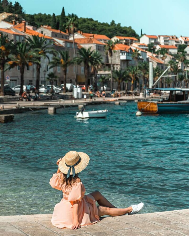 Dreaming of a romantic getaway before baby arrives? Here are the best European babymoon destinations to consider for a final twosome trip! #babymooningreece #babymooninitaly #babymoonideas