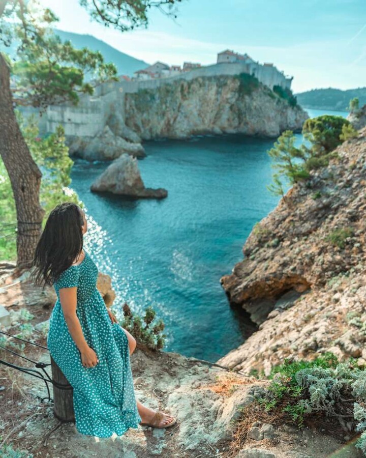 Dreaming of a romantic getaway before baby arrives? Here are the best European babymoon destinations to consider for a final twosome trip! #babymooningreece #babymooninitaly #babymoonideas
