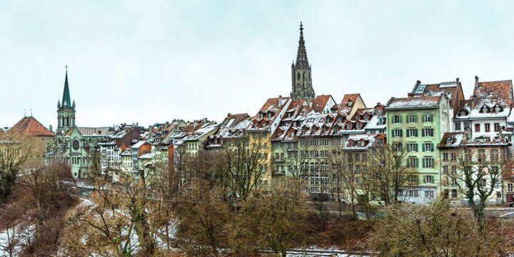 Planning a trip to Switzerland and wondering: “Is Bern worth visiting?” Find out in this helpful guide to the Swiss capital! #bernswitzerland #bernswitzerlandthingstodo
